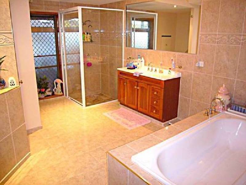 3 Young Court, Springwood QLD 4127