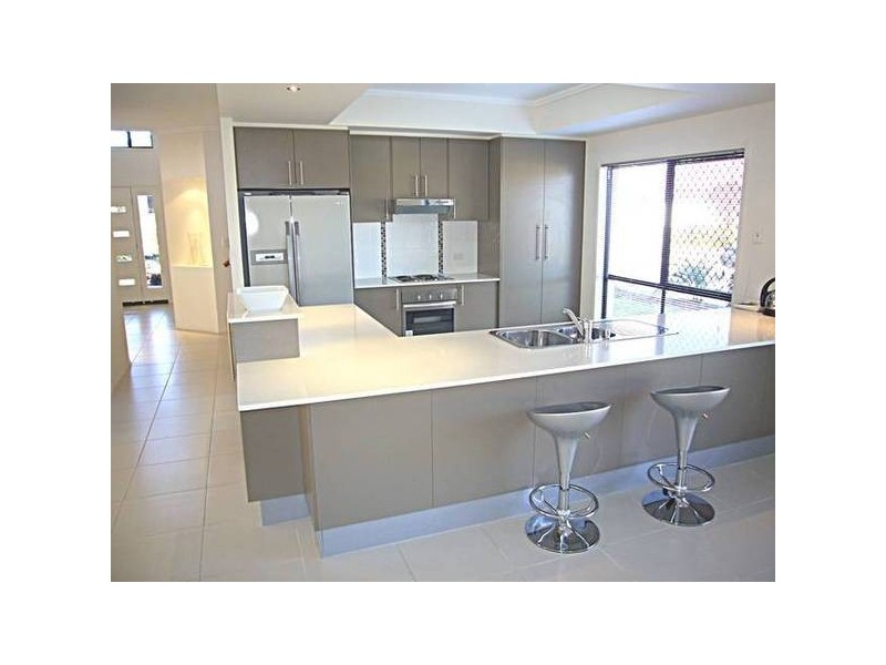 Lily Circuit, Kuraby QLD 4112