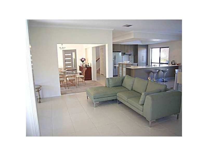 Lily Circuit, Kuraby QLD 4112