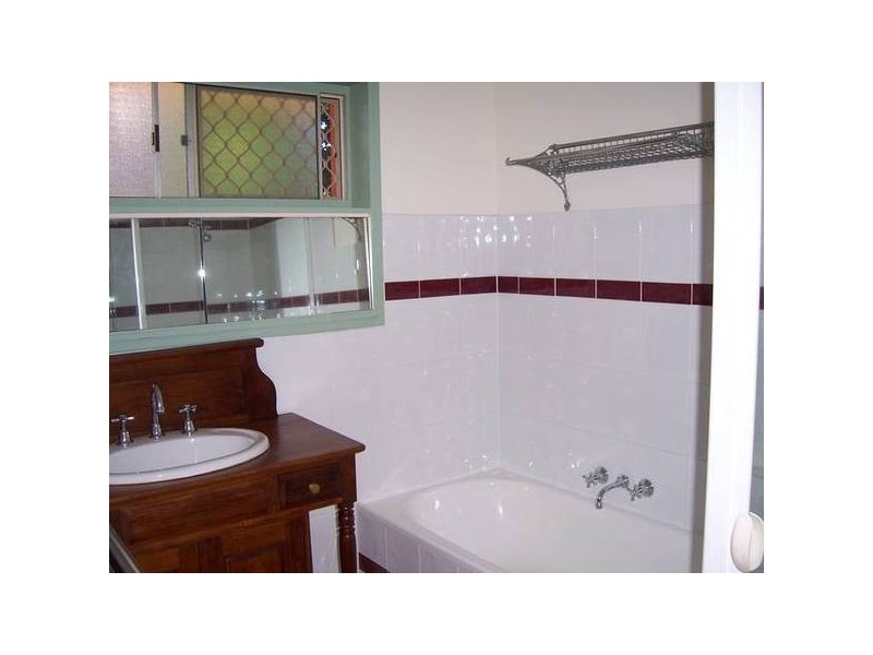 4 Oxley Court, Springwood QLD 4127