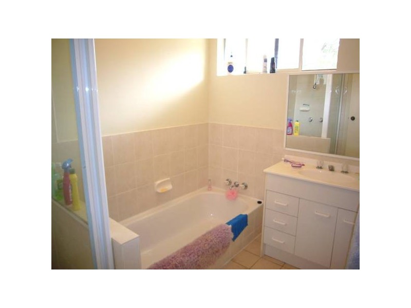 10 Clarinda Avenue, Springwood QLD 4127