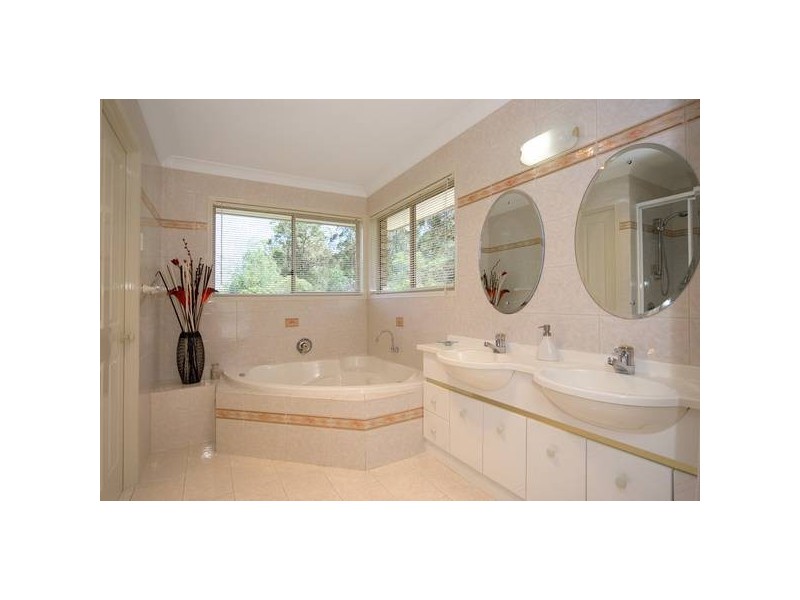 10 Willmott Court, Rochedale South QLD 4123