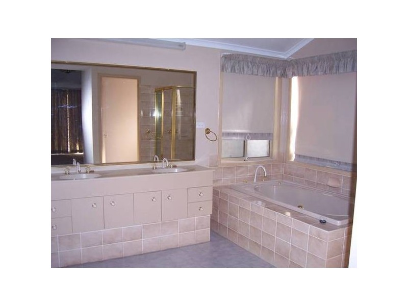 16 Kurru Street, Eight Mile Plains QLD 4113