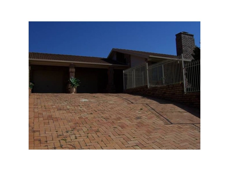 16 Kurru Street, Eight Mile Plains QLD 4113