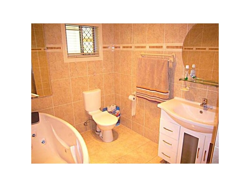 44 Veronica Avenue, Daisy Hill QLD 4127