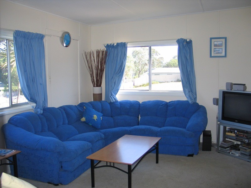 15 Renown Avenue, Shoalhaven Heads NSW 2535