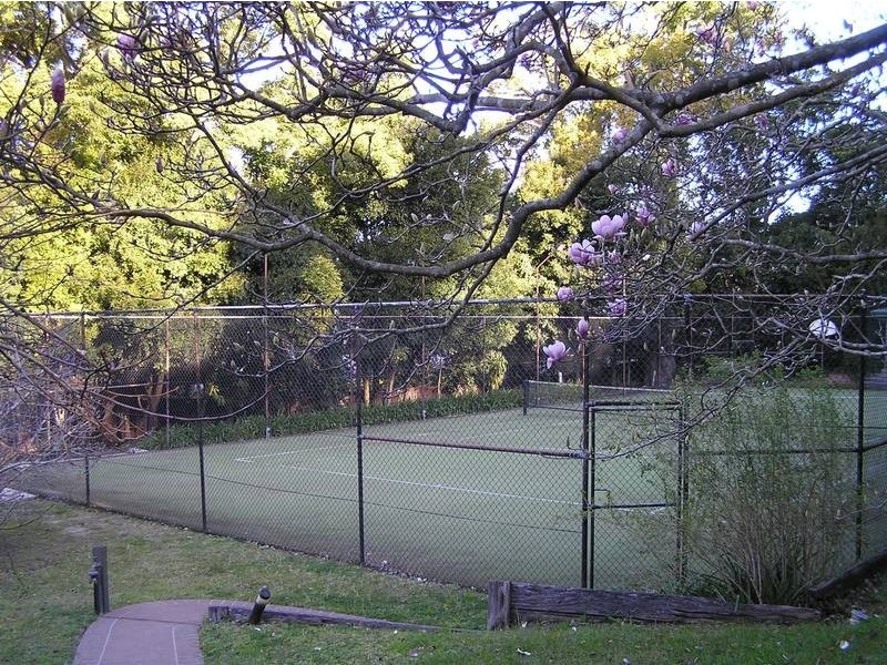 125 Brinawarr Street, Bomaderry NSW 2541