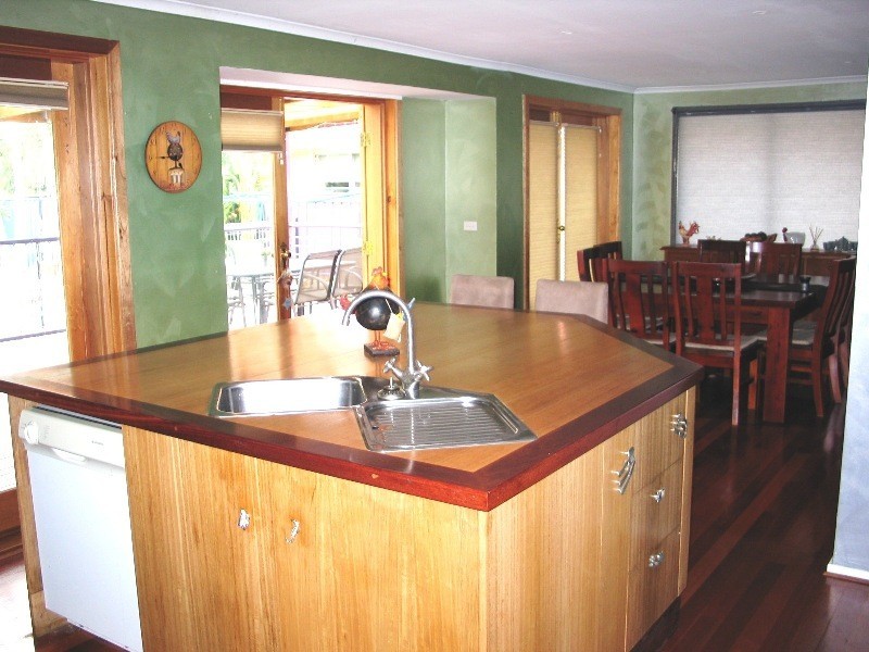 9 Lovegrove Street, Shoalhaven Heads NSW 2535