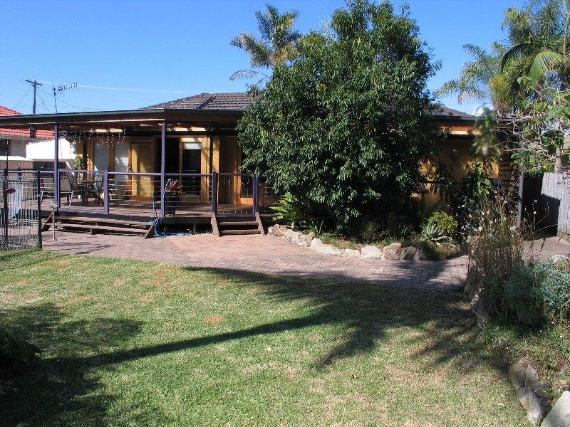 9 Lovegrove Street, Shoalhaven Heads NSW 2535