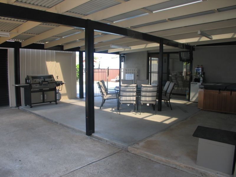 8 Oval Drive, Shoalhaven Heads NSW 2535