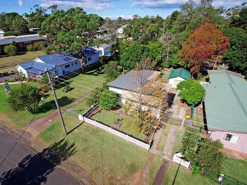 6 Ravenscliffe Road, Shoalhaven Heads NSW 2535