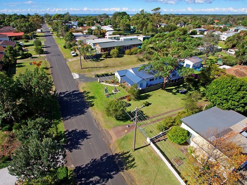 6 Ravenscliffe Road, Shoalhaven Heads NSW 2535