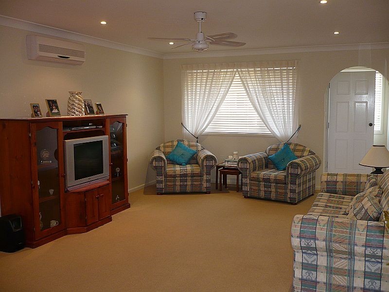 2/13 Davenport Street, Shoalhaven Heads NSW 2535