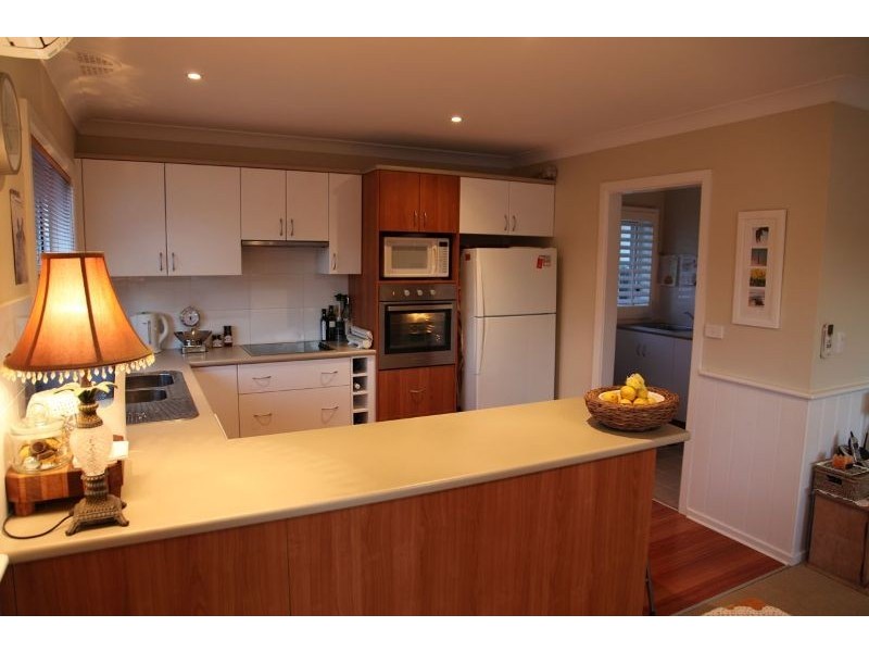 14 Ravenscliffe Road, Shoalhaven Heads NSW 2535