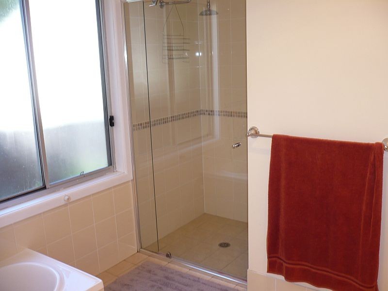 4 Ravenscliffe Road, Shoalhaven Heads NSW 2535