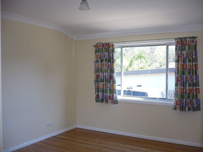 4 Ravenscliffe Road, Shoalhaven Heads NSW 2535