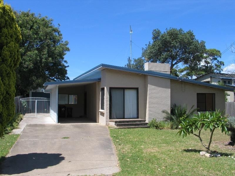 2 David Berry Street, Shoalhaven Heads NSW 2535