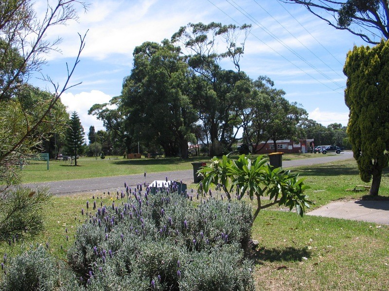 2 David Berry Street, Shoalhaven Heads NSW 2535