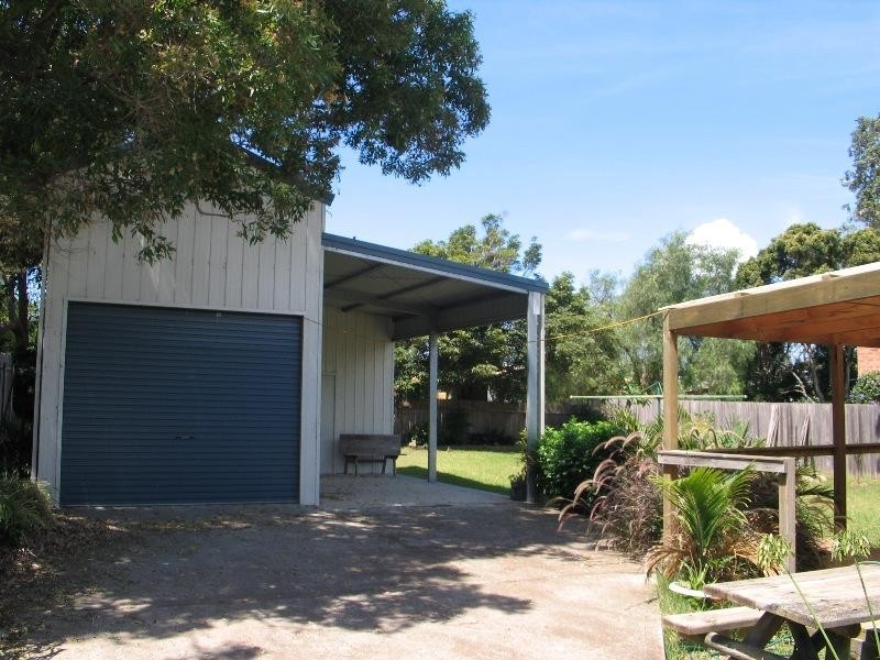 2 David Berry Street, Shoalhaven Heads NSW 2535