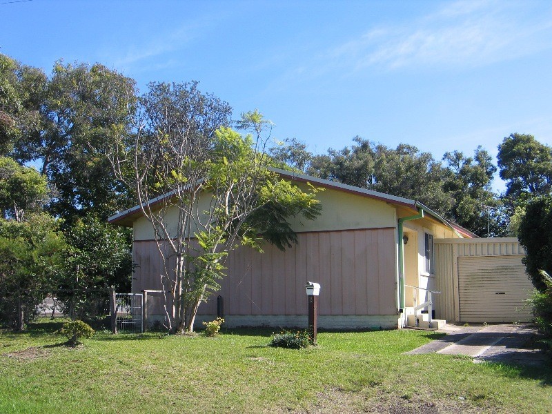 2 McIntosh Street, Shoalhaven Heads NSW 2535