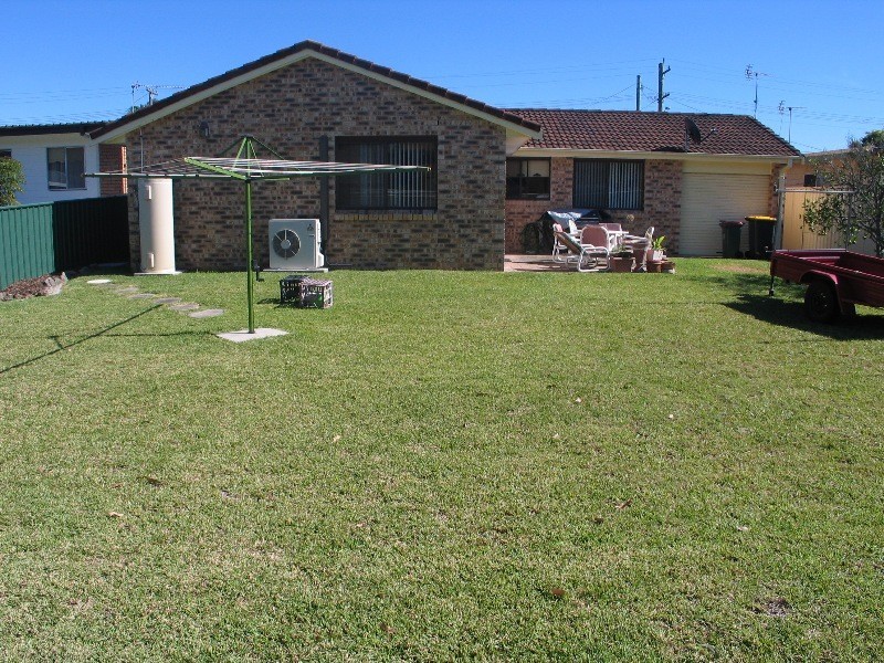12 Shackleton Street, Shoalhaven Heads NSW 2535