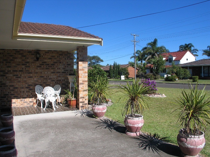 12 Shackleton Street, Shoalhaven Heads NSW 2535