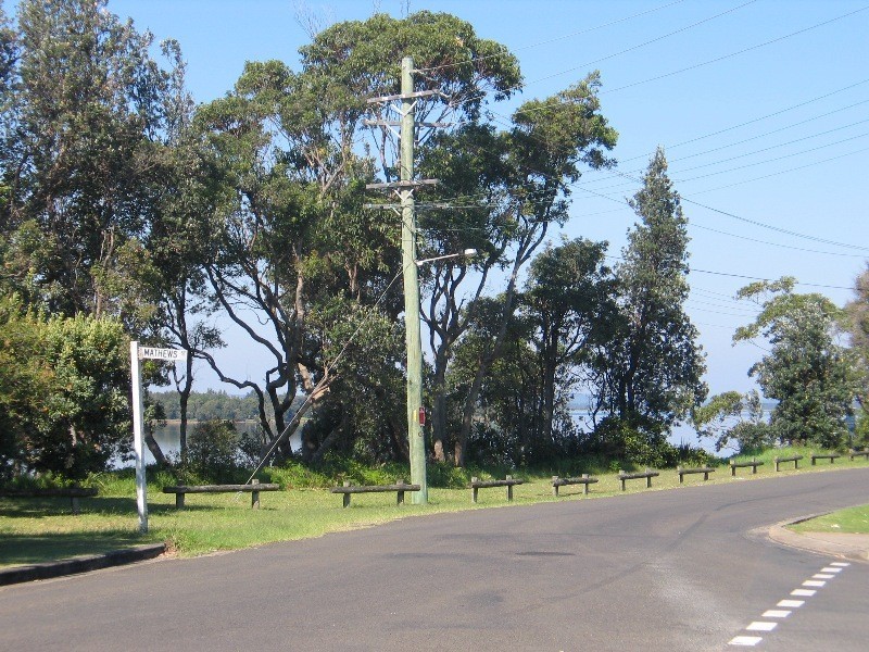 61 River Road, Shoalhaven Heads NSW 2535