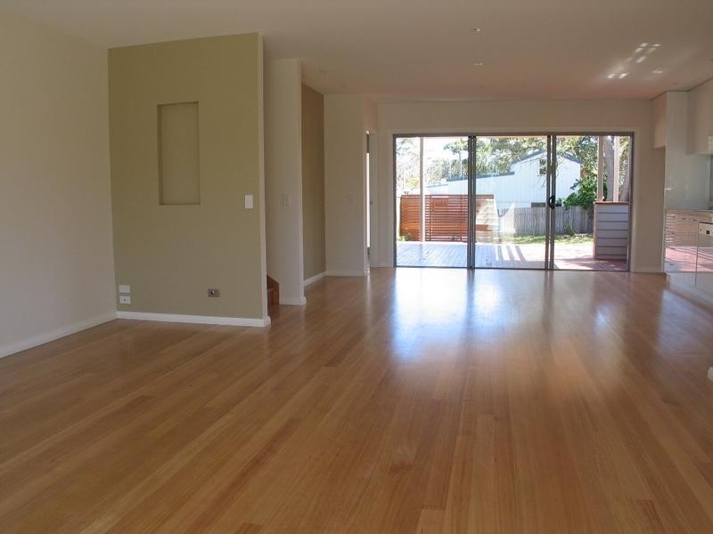 30 McIntosh Street, Shoalhaven Heads NSW 2535