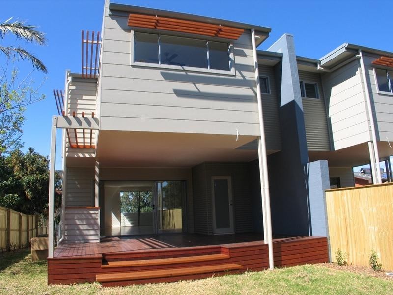 30 McIntosh Street, Shoalhaven Heads NSW 2535