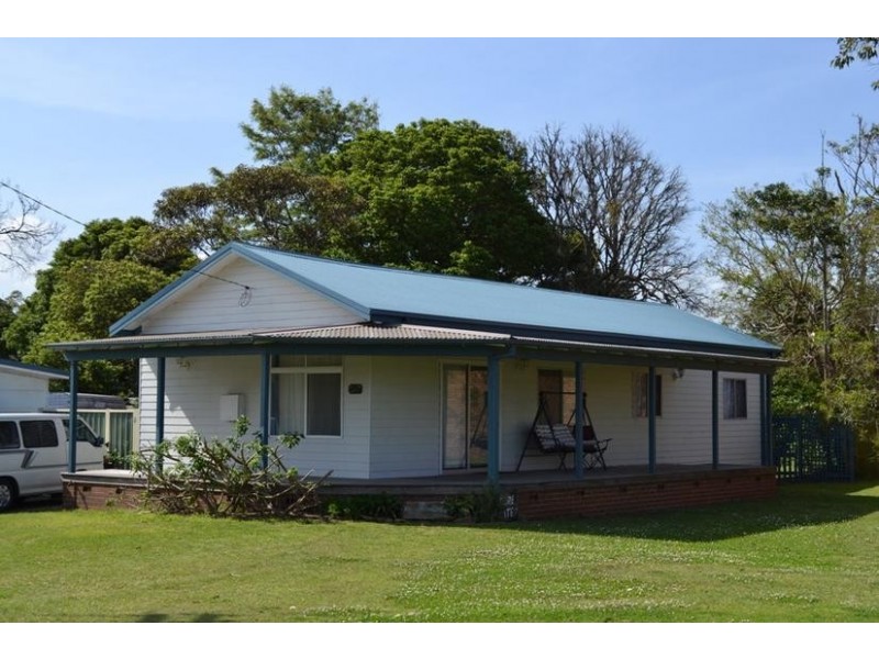18 McIntosh Street, Shoalhaven Heads NSW 2535
