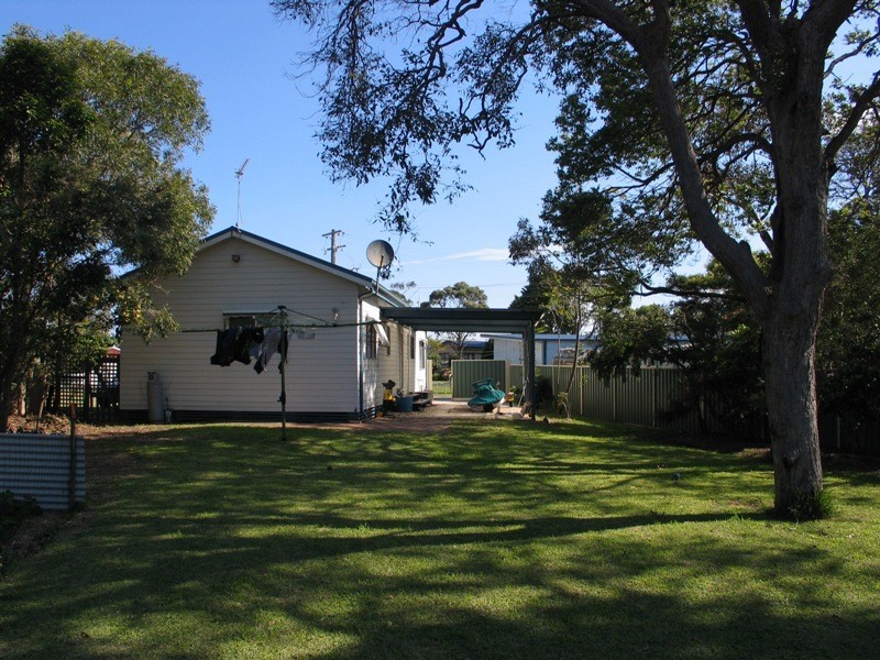18 McIntosh Street, Shoalhaven Heads NSW 2535