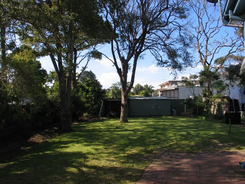 18 McIntosh Street, Shoalhaven Heads NSW 2535