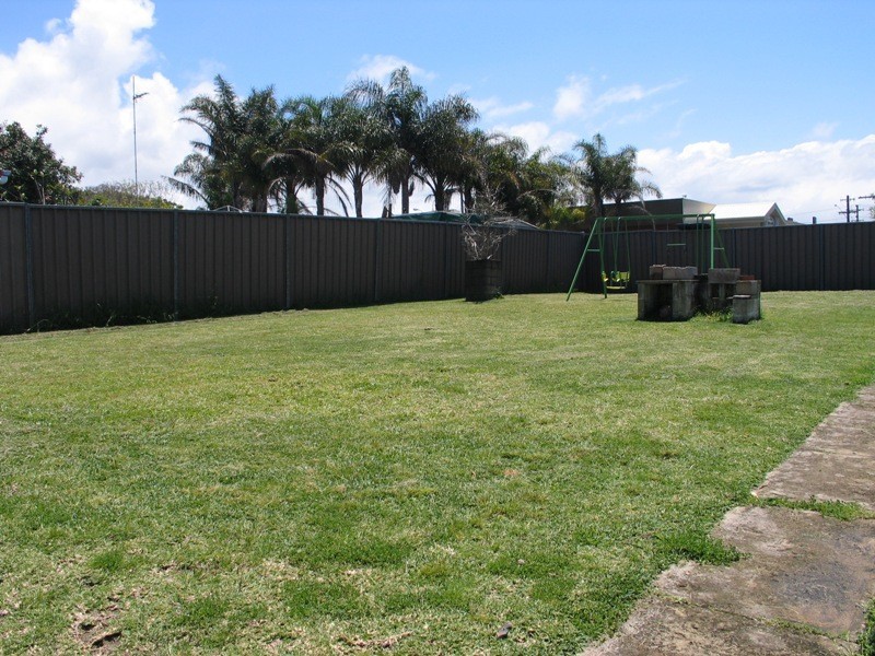 1 Trentham Road, Shoalhaven Heads NSW 2535