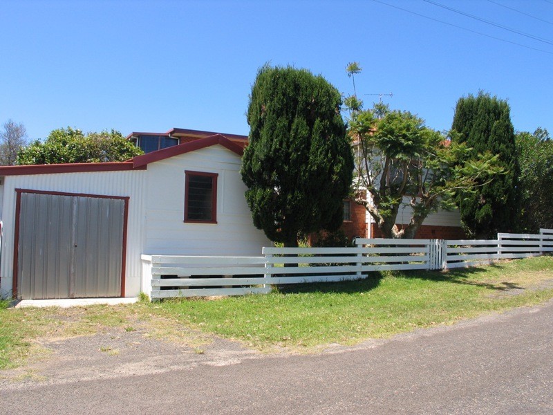 23 River Road, Shoalhaven Heads NSW 2535