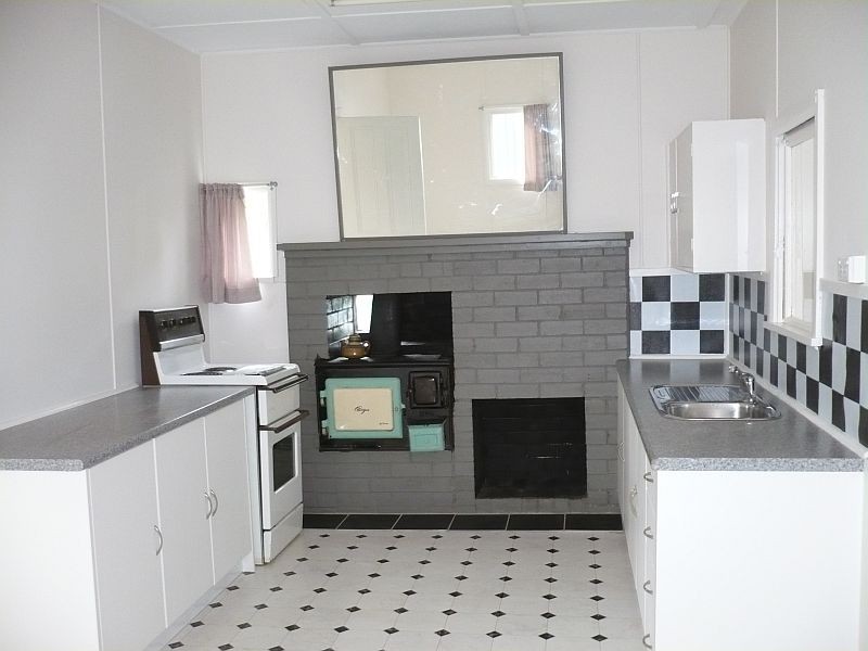 61 River Road, Shoalhaven Heads NSW 2535