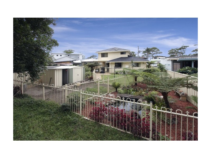 61 Hay Avenue, Shoalhaven Heads NSW 2535