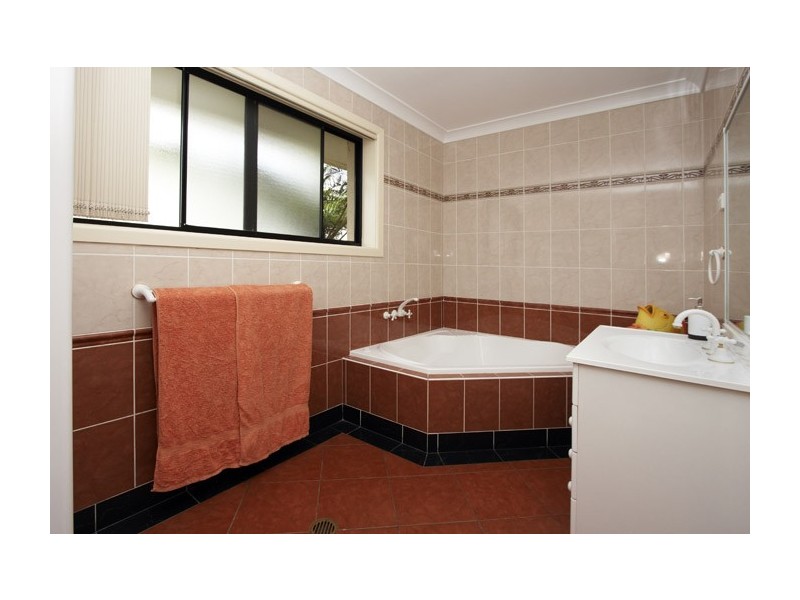 61 Hay Avenue, Shoalhaven Heads NSW 2535