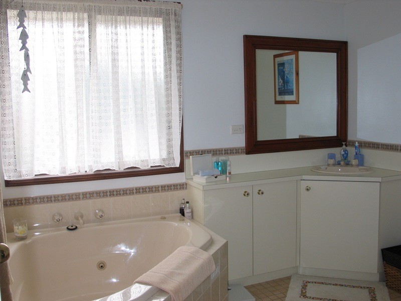 6 Wells Place, Shoalhaven Heads NSW 2535