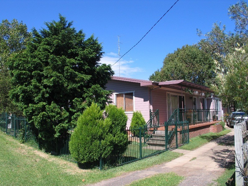 4 Ravenscliffe Road, Shoalhaven Heads NSW 2535