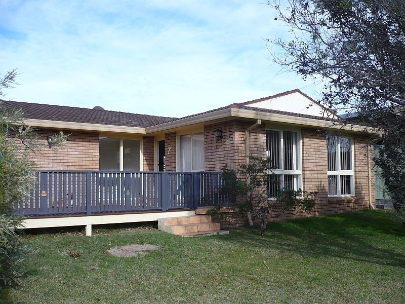 7 Oval Drive, Shoalhaven Heads NSW 2535