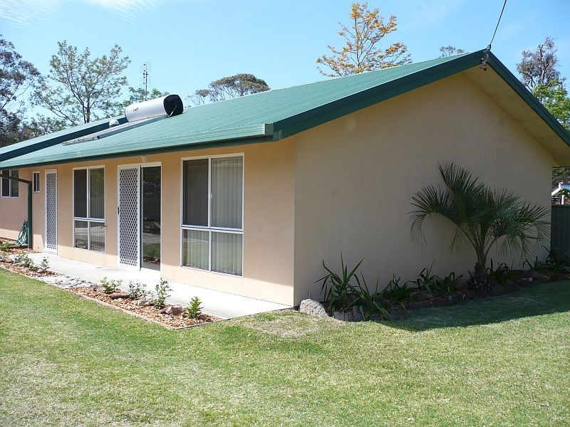 4 Celia Parade, Shoalhaven Heads NSW 2535