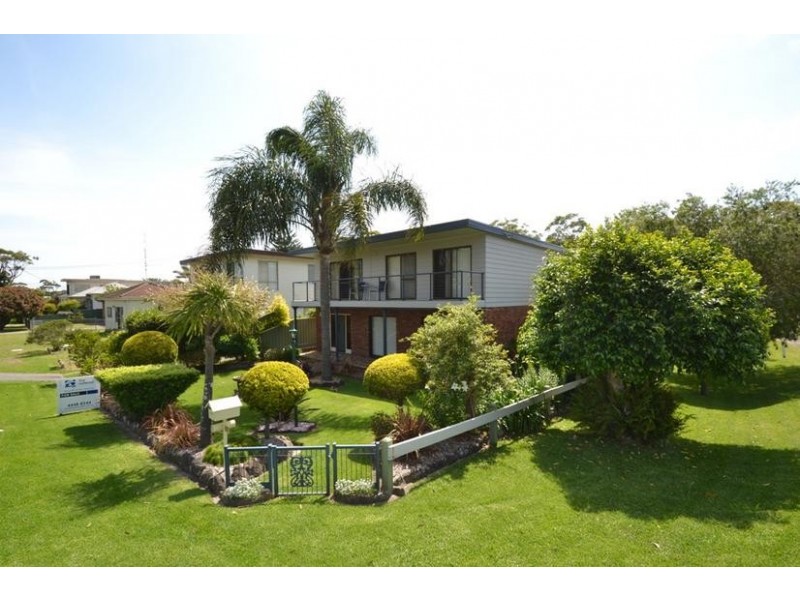 21 River Road, Shoalhaven Heads NSW 2535