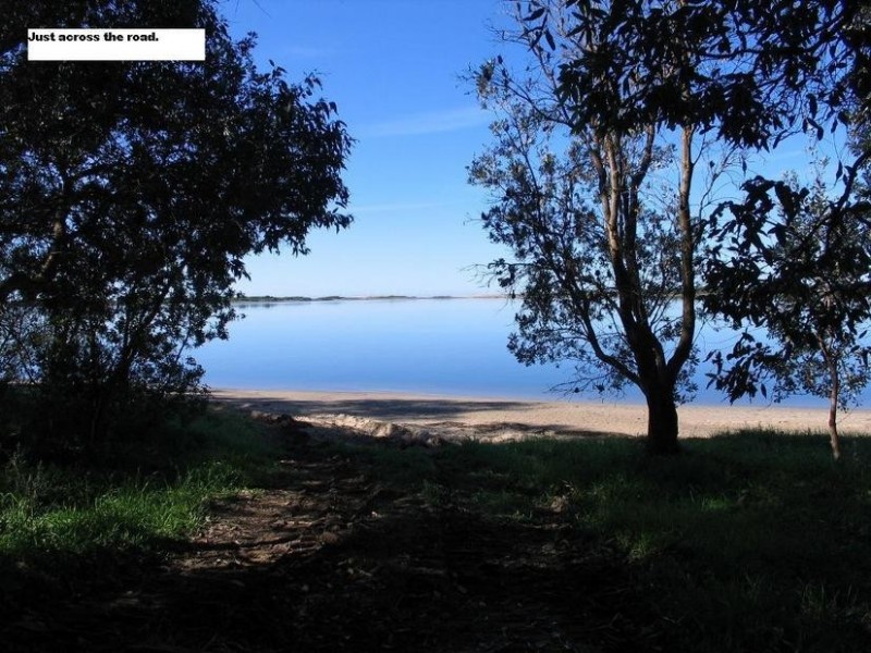 21 River Road, Shoalhaven Heads NSW 2535