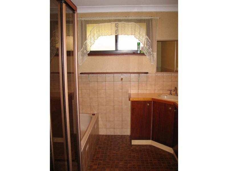 23 Bass Road, Shoalhaven Heads NSW 2535