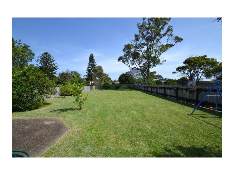 20 Ravenscliffe Road, Shoalhaven Heads NSW 2535