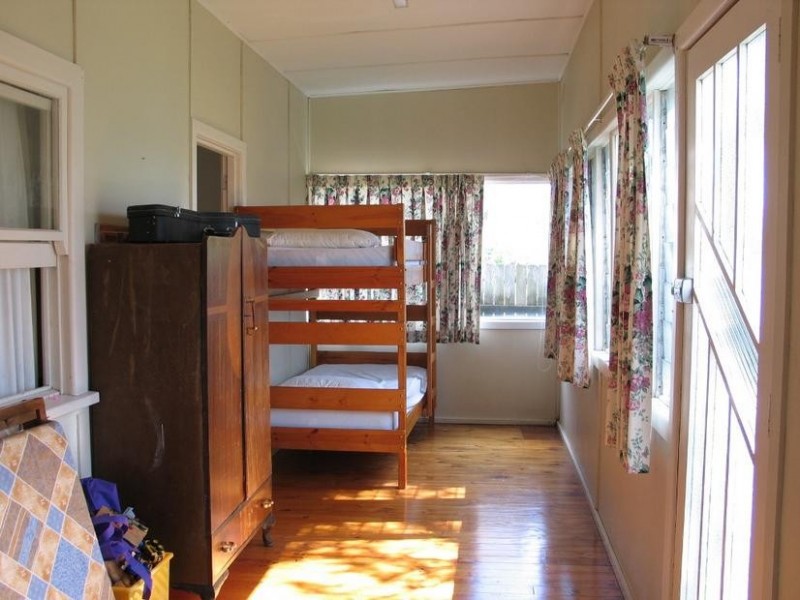 20 Ravenscliffe Road, Shoalhaven Heads NSW 2535