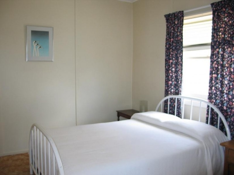 20 Ravenscliffe Road, Shoalhaven Heads NSW 2535