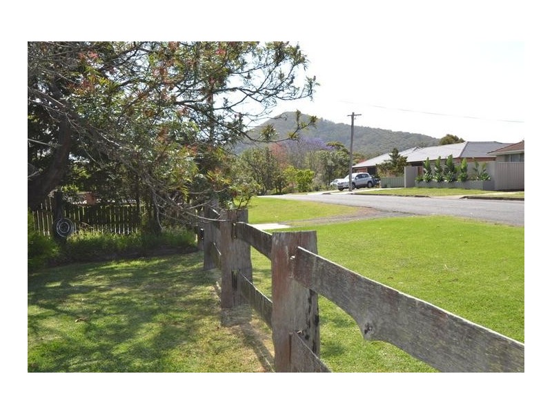 20 Ravenscliffe Road, Shoalhaven Heads NSW 2535