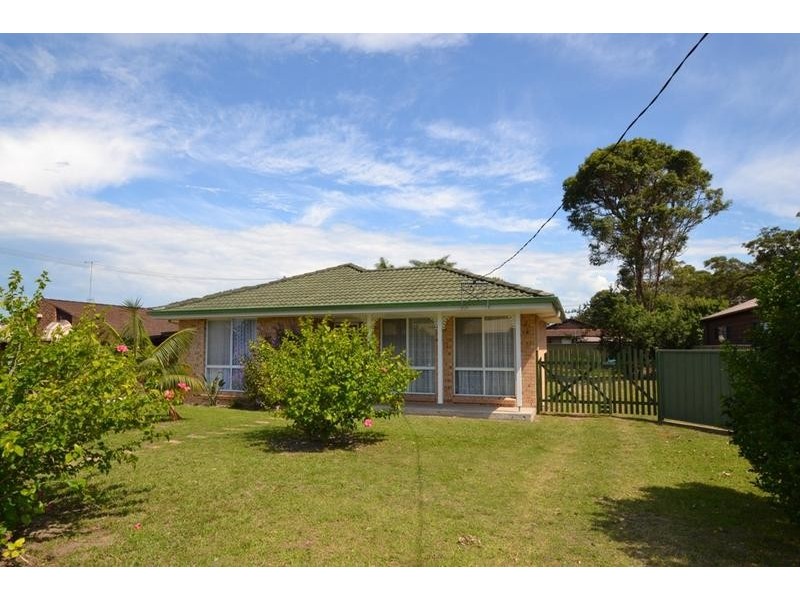 27 Shackleton Street, Shoalhaven Heads NSW 2535