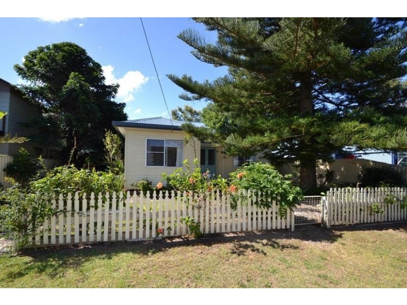 73 River Road, Shoalhaven Heads NSW 2535